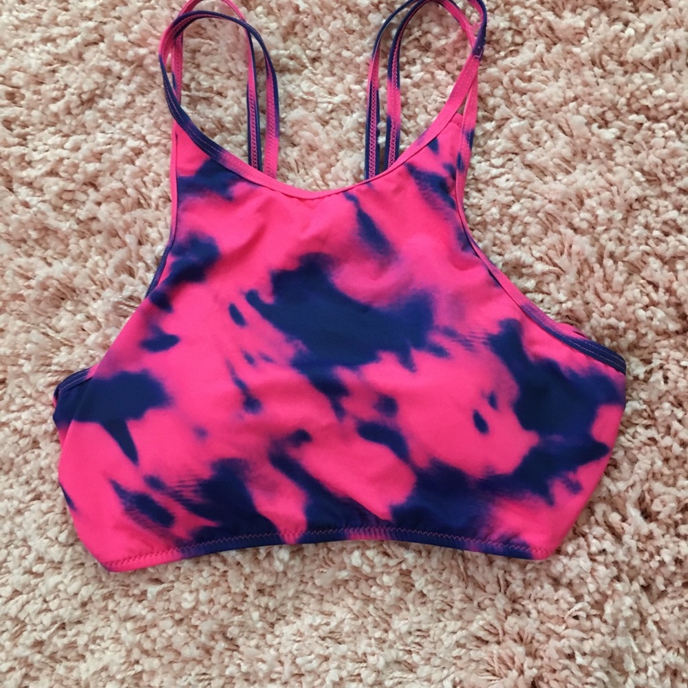 Women’s bikini patted top. Size L